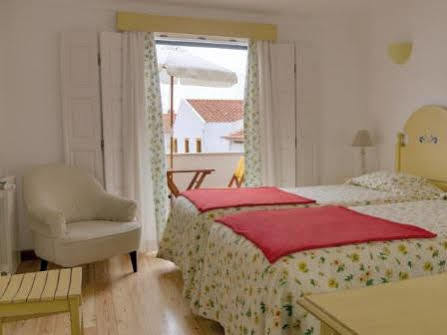 Casa Do Adro Da Igreja Turismo De Casa de hóspedes Vila Nova de Milfontes